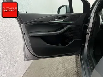 Car image 37