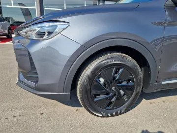 Car image 32