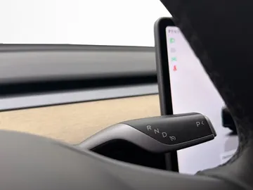Car image 35