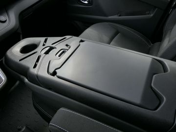 Car image 32