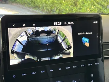 Car image 28