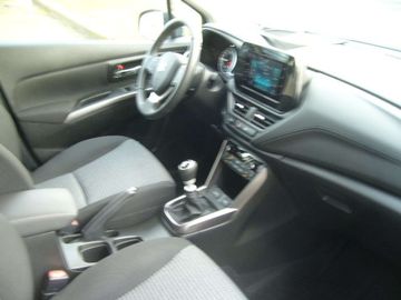 Car image 10