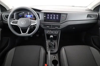 Car image 30