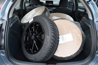 Car image 24