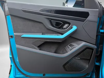Car image 28