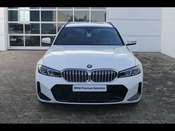 BMW 330e Touring 215 kW image number 10