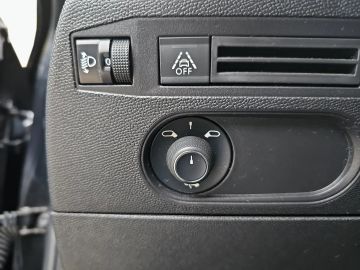 Car image 31