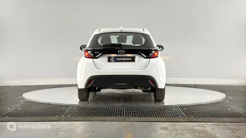 Car image 4