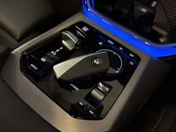 Car image 36