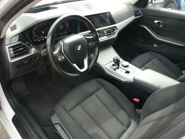 BMW 320d xDrive 140 kW image number 6