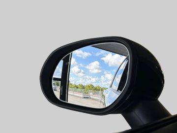 Car image 33