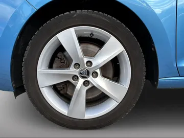 Car image 21