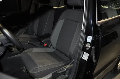 Car image 29