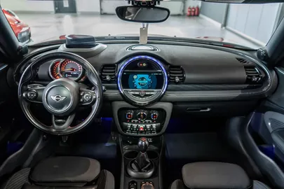 Car image 27