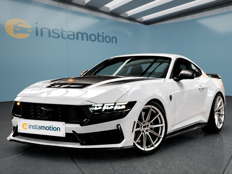 Ford Mustang Dark Horse