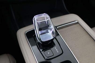 Car image 37