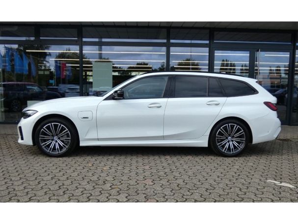 BMW 330e Touring M Sport xDrive 215 kW image number 3