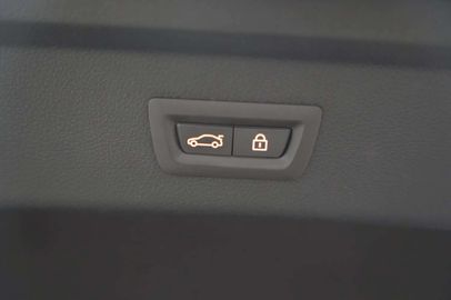 Car image 36