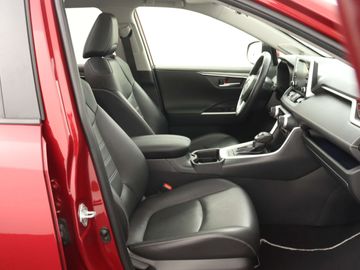 Car image 30