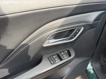 Car image 29