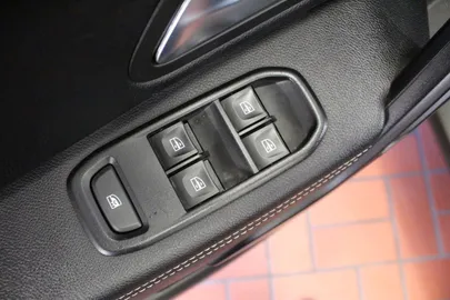 Car image 43