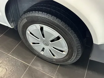 Car image 46