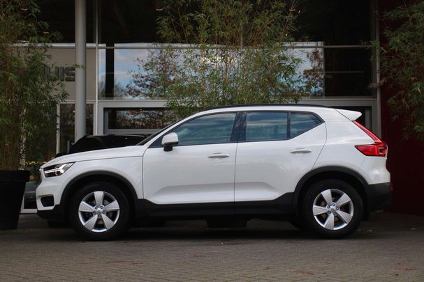 Volvo XC40 1.5 T2 Momentum 95 kW image number 3