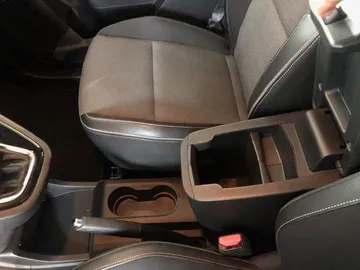 Car image 27