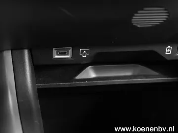 Car image 49