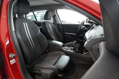 Car image 40