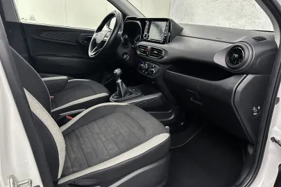 Car image 31