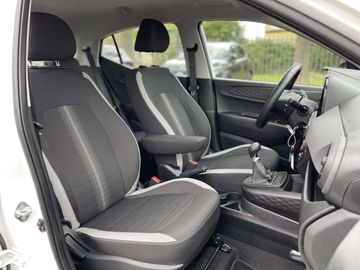 Car image 11