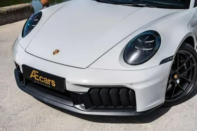 Car image 25