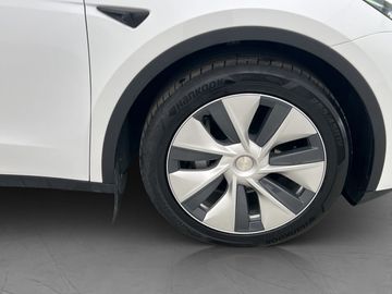 Car image 34
