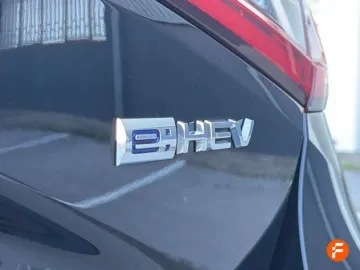 Car image 26