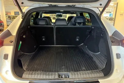 Car image 24