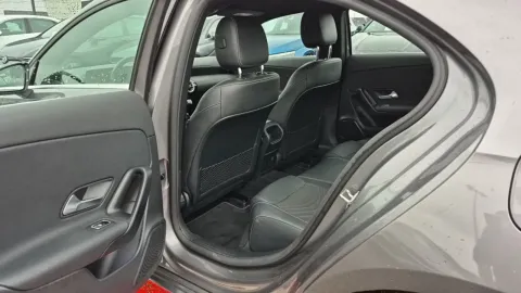 Car image 39