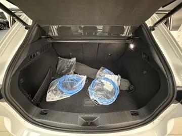 Car image 48