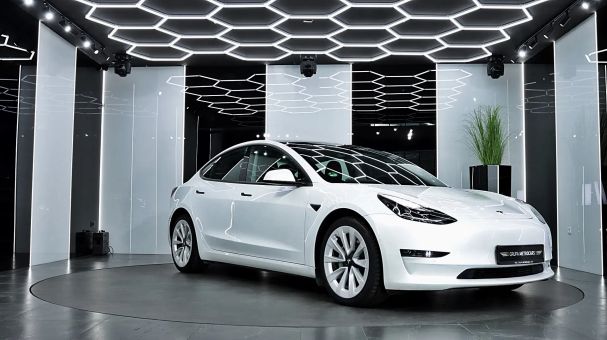 Tesla Model 3 AWD 353 kW image number 14