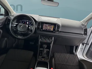 Car image 19