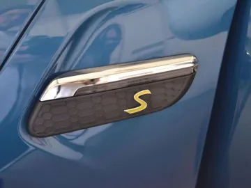 Car image 33