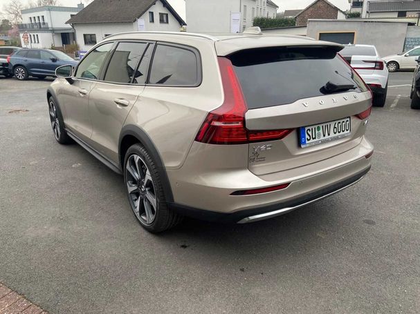 Volvo V60 Cross Country AWD B4 145 kW image number 10