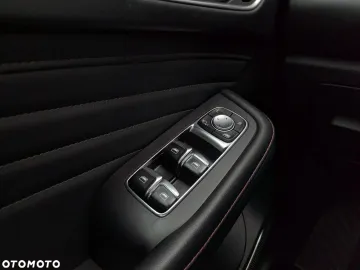 Car image 32