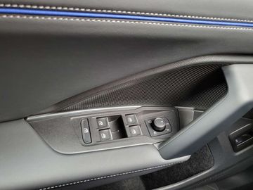 Car image 33