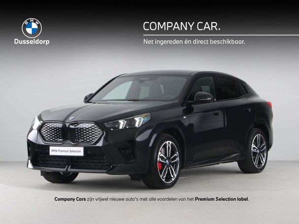 BMW iX2 eDrive20 M Sport 150 kW image number 1