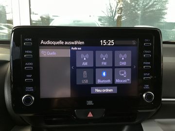 Car image 12