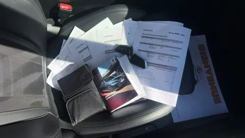 Car image 24