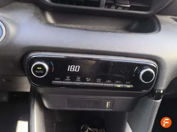 Car image 26