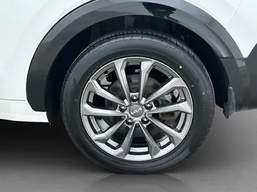 Car image 34