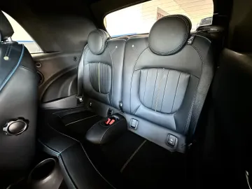 Car image 27
